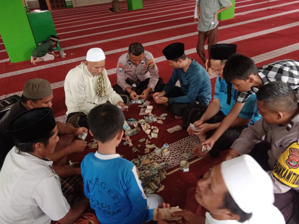 BHABINKAMTIBMAS POLSEK PESISIR TENGAH LAKSANAKAN SAMBANG KEPADA WARGA DAN TOKOH AGAMA