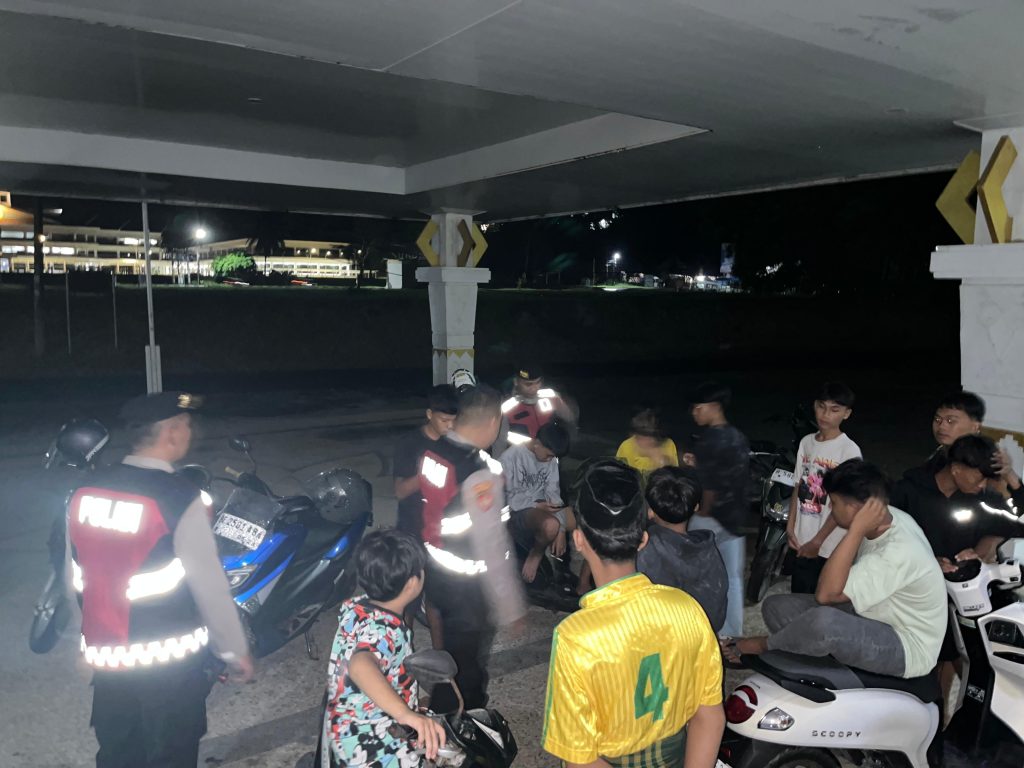 PERSONEL SAT SAMAPTA POLRES PESISIR BARAT LAKSANAKAN KEGIATAN PATROLI PREVENTIF PADA BULAN SUCI RAMADHAN 1447 H