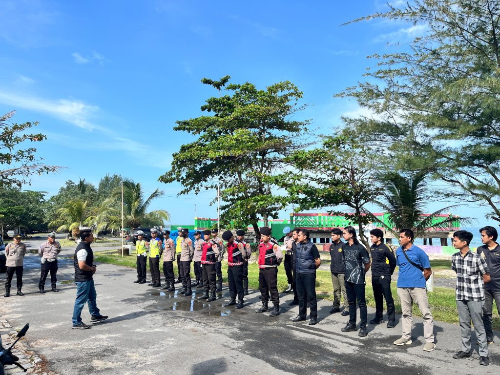 DEMI KEAMANAN, POLRES PESISIR BARAT GELAR TON SIAGA DI PANTAI WISATA LABUAN JUKUNG DI BULAN RAMADHAN 1447 H