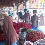 POLSEK PESISIR TENGAH MONITORING KETERSEDIAAN BAHAN POKOK DAN HARGA PASAR DI BULAN SUCI RAMADHAN 1447 H