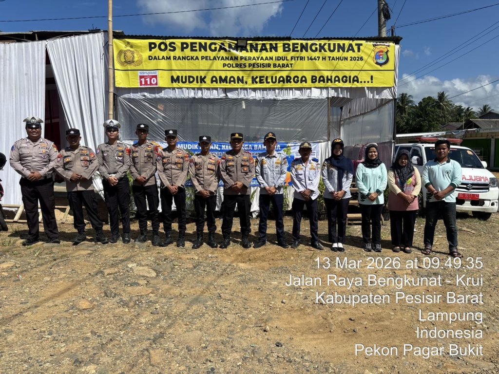 POS PENGAMANAN BENGKUNAT POLRES PESISIR BARAT SIAP BERIKAN PELAYANAN TERBAIK UNTUK PEMUDIK