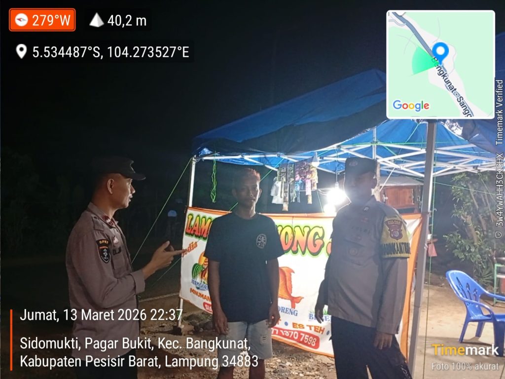 PERSONEL POLSEK NGARAS LAKSANAKAN PATROLI KRYD JAM RAWAN MALAM, ANTISIPASI GANGGUAN KAMTIBMAS DI BULAN RAMADHAN 