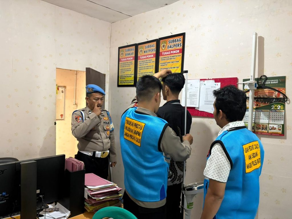 BAG SDM POLRES PESISIR BARAT BERIKAN PELAYANAN PENERIMAAN TERPADU ANGGOTA POLRI TAHUN 2026