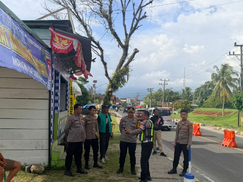 WAKAPOLRES PESISIR BARAT LAKUKAN PENGECEKAN POS PELAYANAN KRUI DALAM OPERASI KETUPAT KRAKATAU 2026