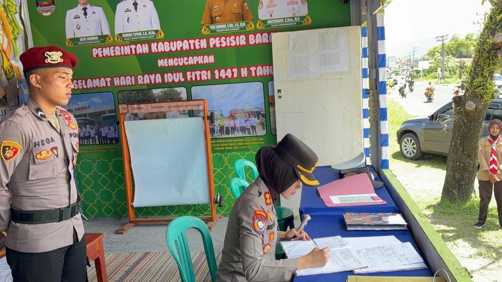 PASTIKAN PELAKSANAAN TUGAS, KAPOLRES PESISIR BARAT LAKUKAN PENGECEKAN POS PELAYANAN KRUI