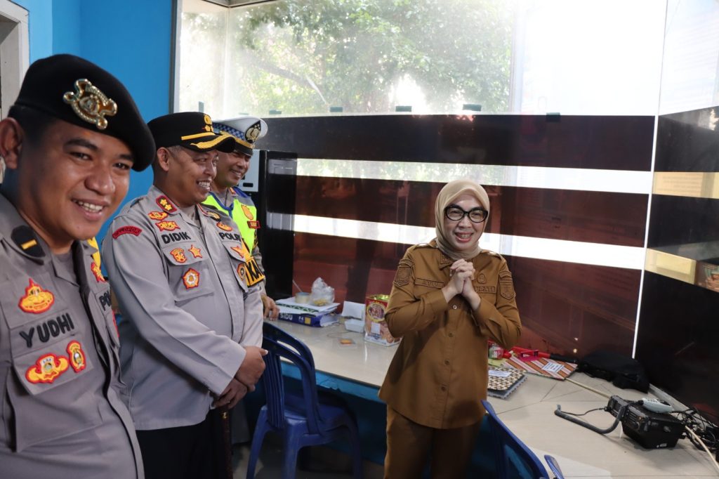 Operasi Ketupat Krakatau 2026, Kapolres Dampingi Bupati Way Kanan Tinjau Pos Pam Lebaran