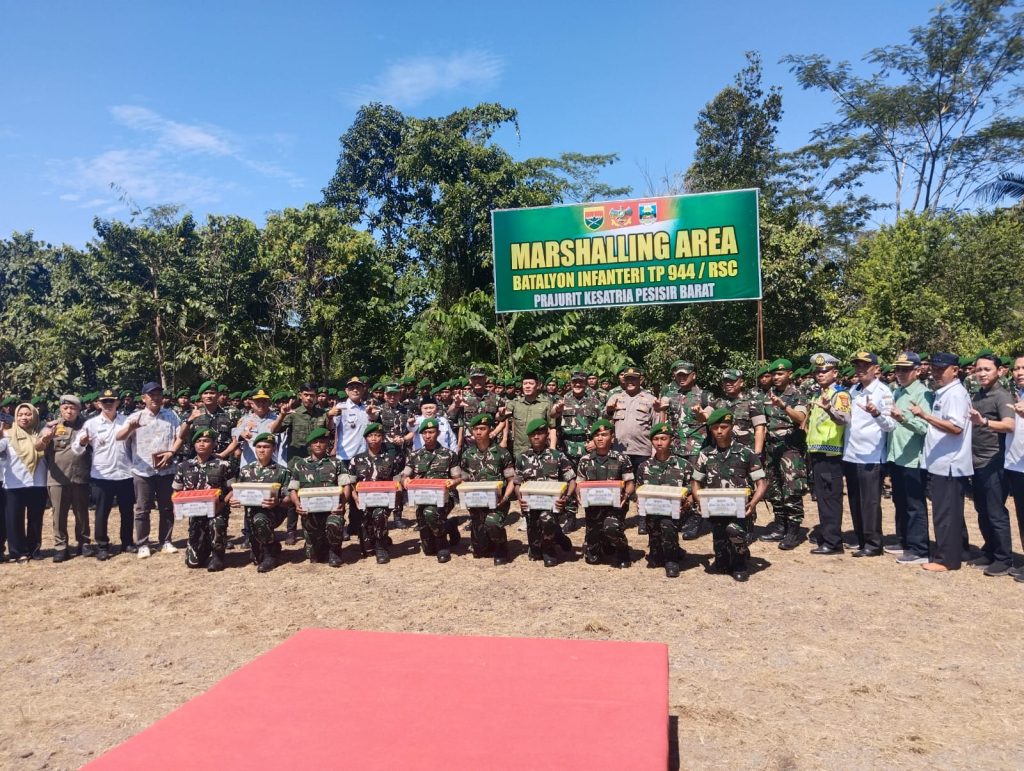 KUNJUNGAN KERJA PANGDAM XXI/RI KE YONIF TP 944/RSC, PERKUAT SINERGI PERTAHANAN DAN PEMBANGUNAN DI PESISIR BARAT