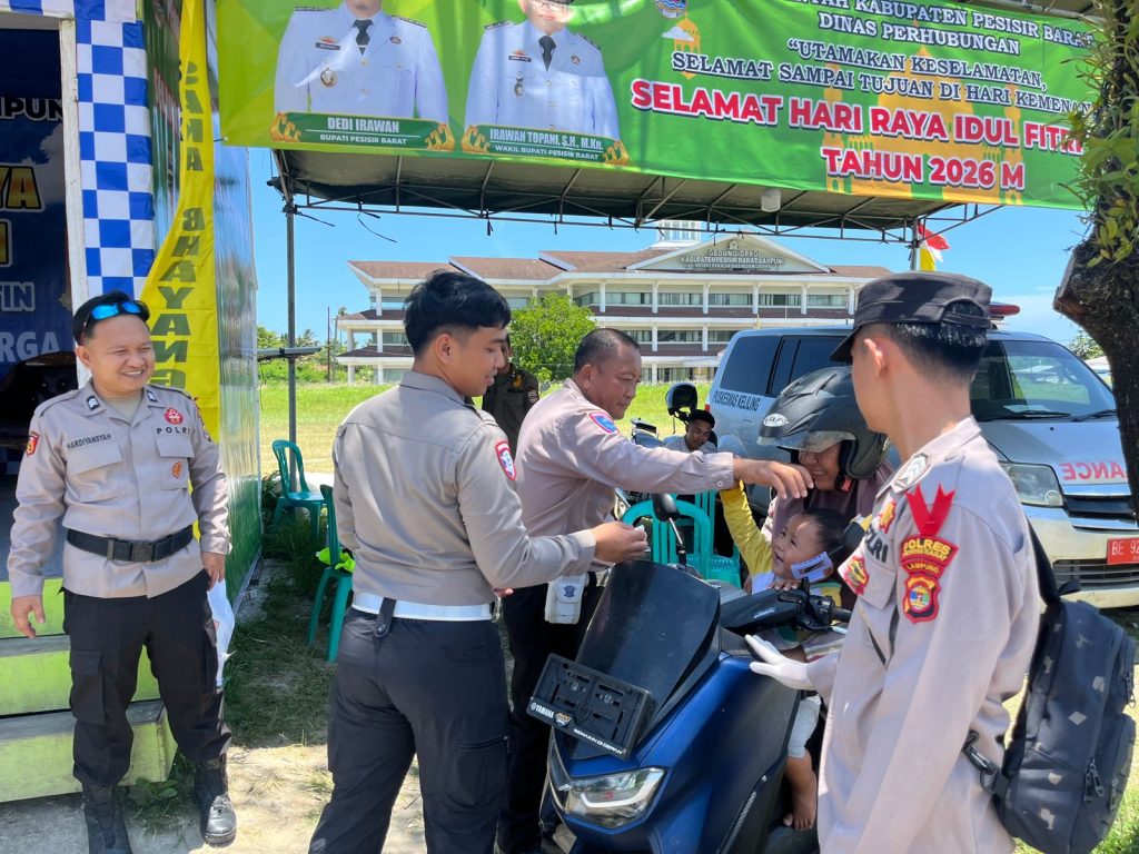 MUDIK AMAN, POS PELAYANAN KRUI BERIKAN PESAN KESELAMATAN KEPADA PEMUDIK