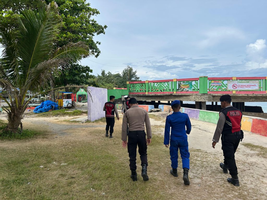 KEPOLISIAN SAT POLAIRUD BERSAMA SAT SAMAPTA POLRES PESISIR BARAT LAKSANAKAN KRYD DI PANTAI LABUHAN JUKUNG