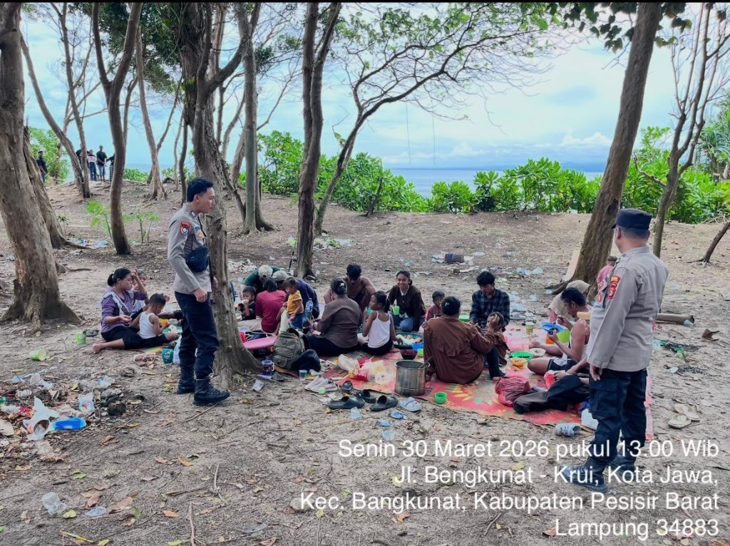 POLSEK NGARAS GELAR KRYD DI LOKASI WISATA CEGAH GANGGUAN KAMTIBMAS PASCA LEBARAN