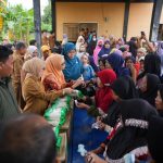 Operasi Pasar Murah Reguler, Bupati Ayu Salurkan Subsidi Komoditas Pokok di Kampung Bumi Mulya