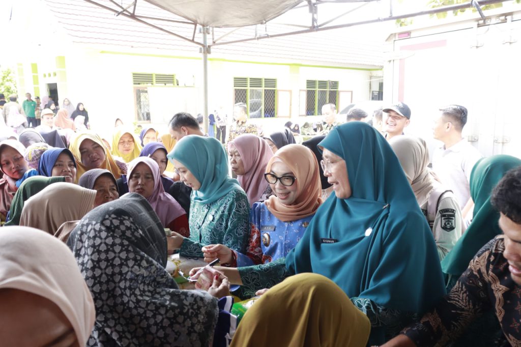 Ramadhan Berbagi, Pemkab Way Kanan Gelar Pasar Murah Jelang Idul Fitri