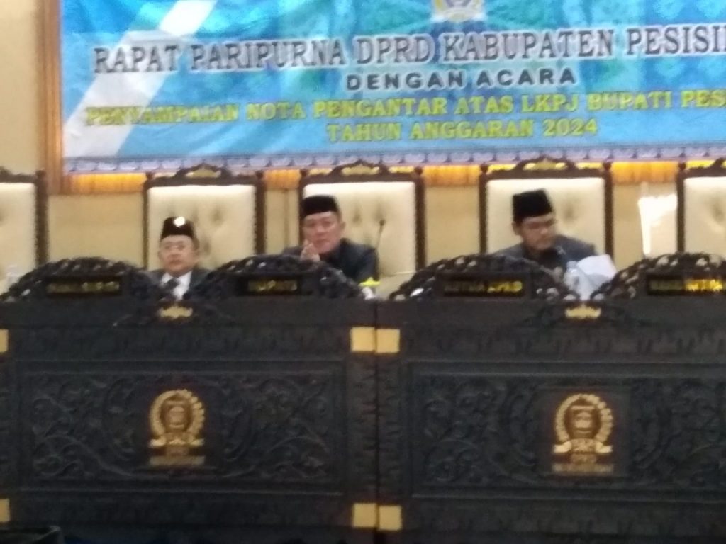 Bupati Pesibar Sampaikan Nota LKPJ TA:2024