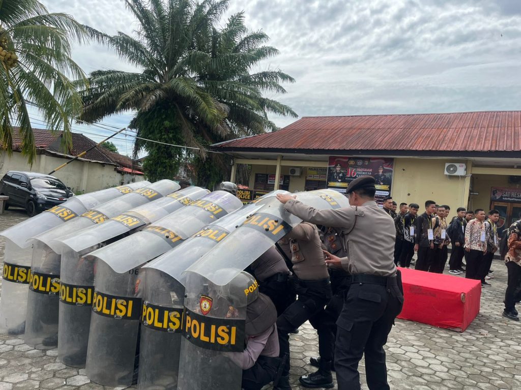 TINGKATKAN KEMAMPUAN PERSONEL, SAT SAMAPTA POLRES PESISIR BARAT GELAR LATIHAN DALMAS