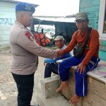 ANGGOTA SAT POLAIRUD MELAKSANAKAN BINMAS AIR