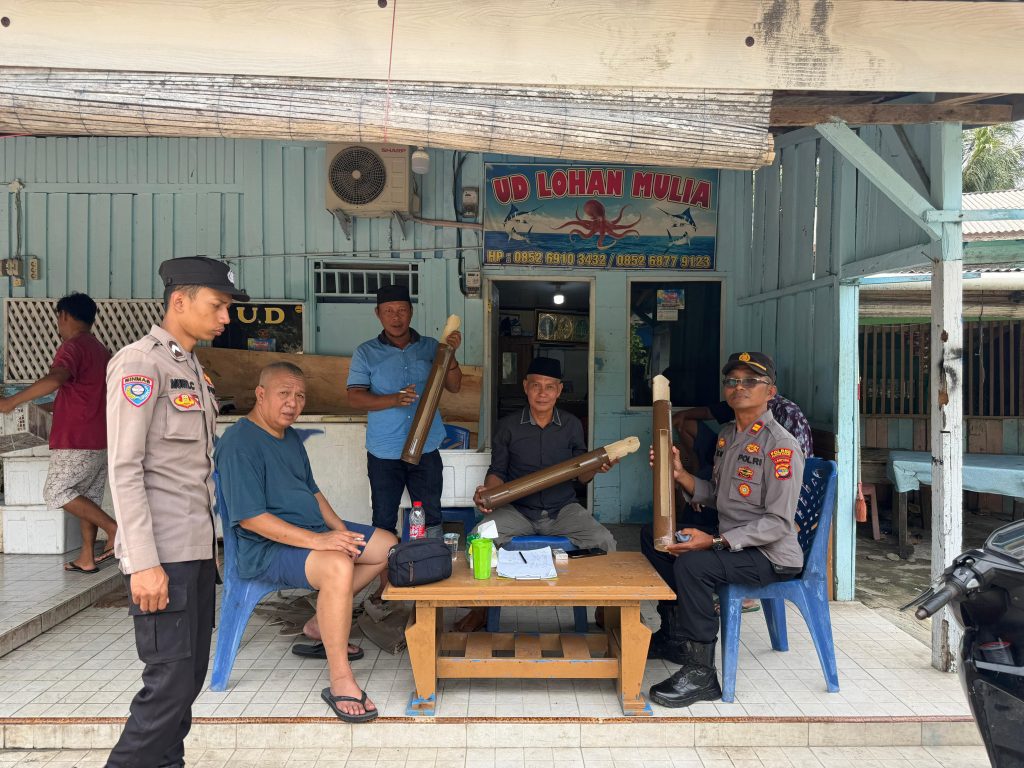 SAT BINMAS POLRES PESISIR BARAT LAKSANAKAN PEMBENTUKAN PAM SWAKARSA SABUK KAMTIBMAS