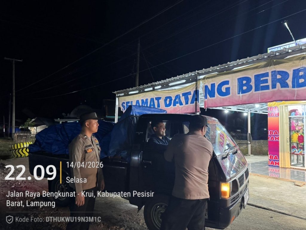 POLSEK PESISIR SELATAN LAKSANAKAN PATROLI DIALOGIS UNTUK JAGA KAMTIBMAS