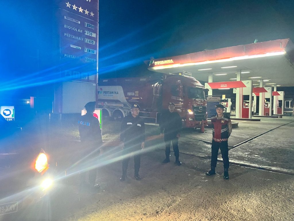 SAT SAMAPTA POLRES PESISIR BARAT GELAR PATROLI MALAM CEGAH GANGGUAN KAMTIBMAS