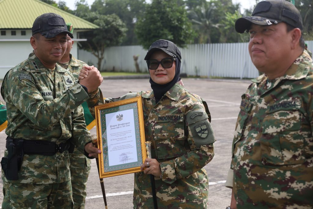 Bupati Ela Siti Nuryamah Resmi Jadi Warga Kehormatan Kodim 0429/Lampung Timur