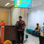 CEGAH GANGGUAN KEAMANAN, POLRES PESISIR BARAT AMANKAN AKTIVITAS DI BANK BNI KRUI