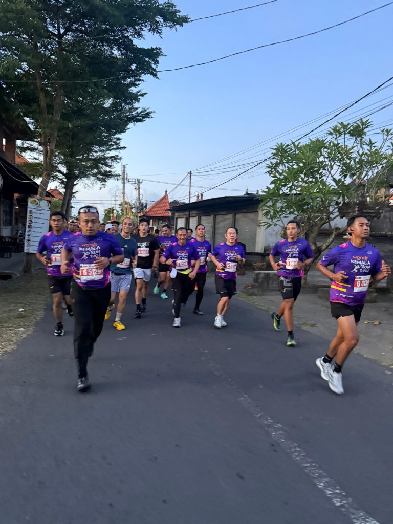 Kapolda Lampung Pimpin Ratusan Personel dan Bhayangkari Polda Lampung Ikuti Kemala Run 2026