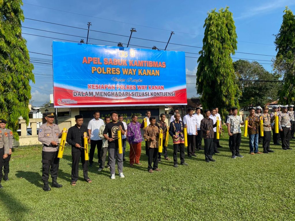 Rangkul Elemen Masyarakat, Polres Way Kanan Gelar Apel Sabuk Kamtibmas dan Bagikan Kentongan