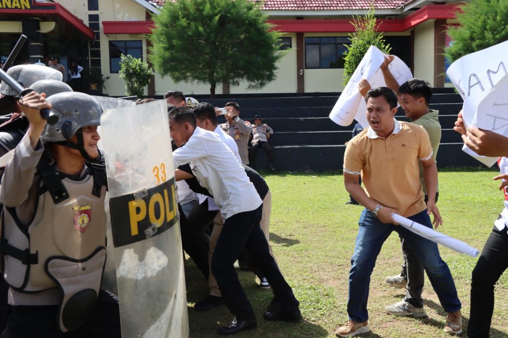 Jelang May Day, Polres Way Kanan Gelar Latihan Dalmas Tingkatkan Kemampuan Personel