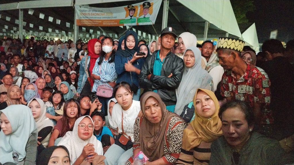 Ribuan Warga Padati Penutupan Festival UMKM Dan Pasar 1001 Malam, Konser Denny Caknan Meriahkan HUT ke-27 Lampung Timur