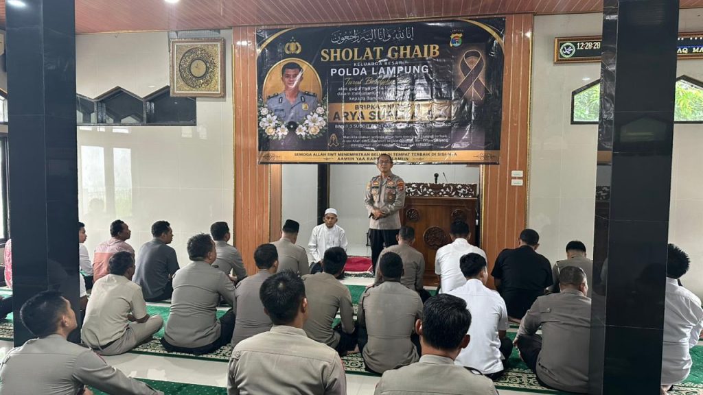 Polres Way Kanan Gelar Sholat Gaib Untuk Bripka (Anumerta) Arya Supena, S.H.