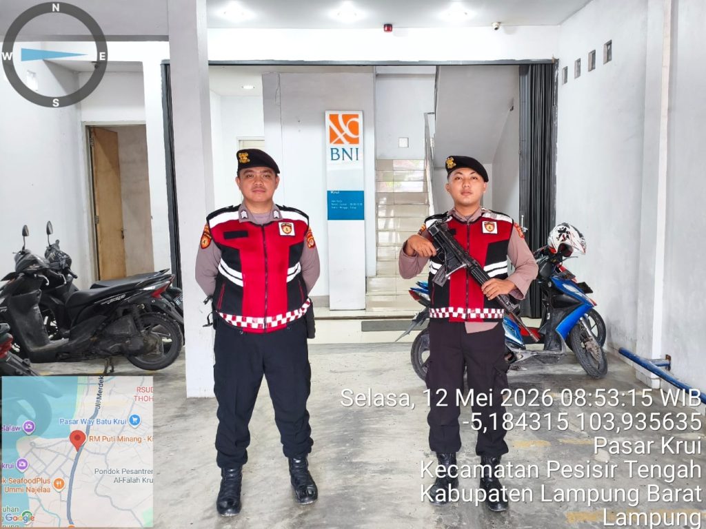 ANTISIPASI TERJADINYA TINDAK PIDANA, SAT SAMAPTA POLRES PESISIR BARAT LAKSANAKAN PENGAMANAN DI KANTOR BANK BNI KRUI