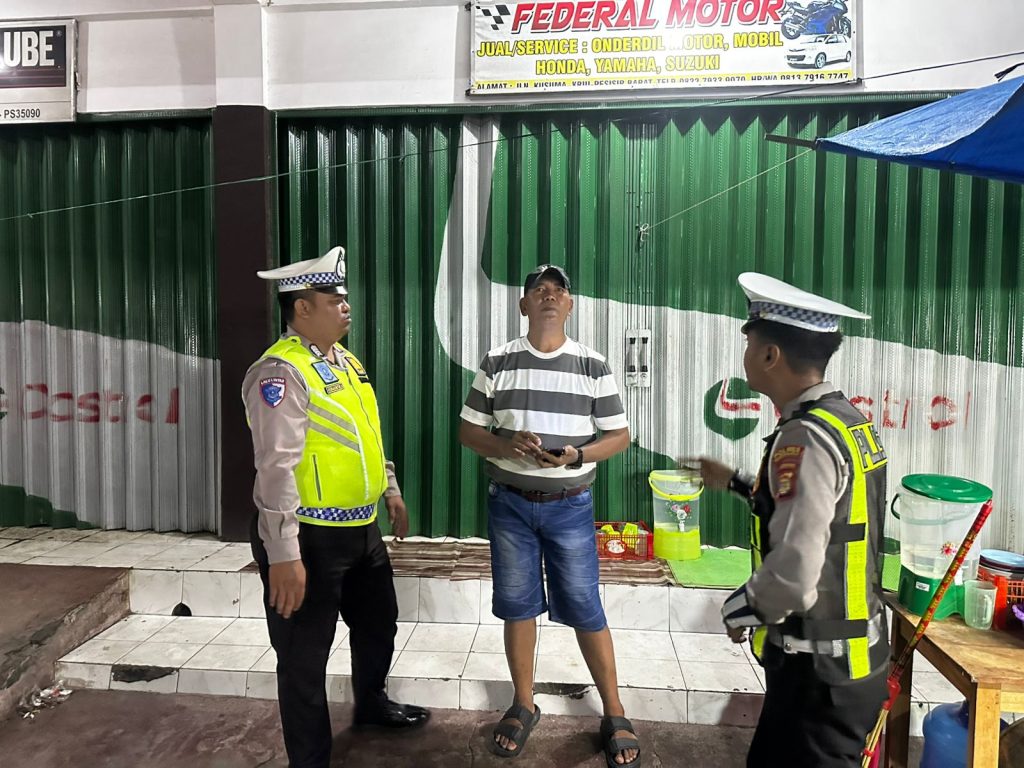 SATLANTAS SAPA WARGA DALAM PATROLI DIALOGIS