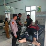 Respon Cepat Layanan 110, Polsek Way Tuba Evakuasi Pengendara Motor Alami Kecelakaan di Jalinsum Way Kanan