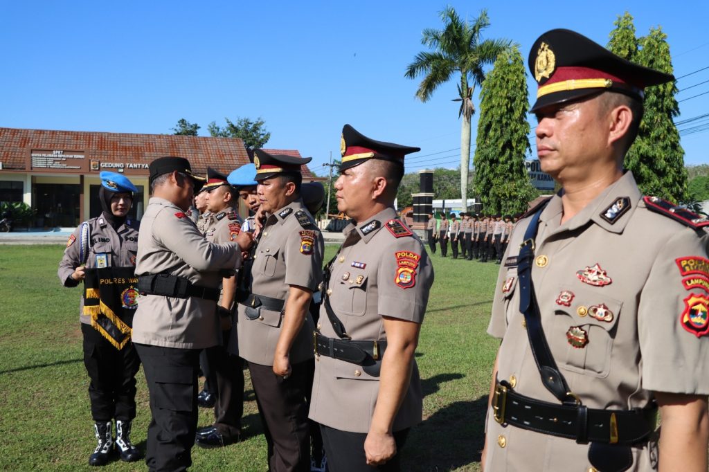 Polres Way Kanan Gelar Upacara Sertijab Kasat Samapta, Kasihumas dan Kapolsek Negeri Besar