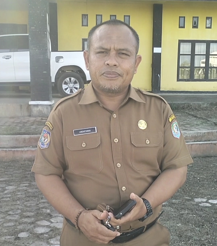 Kepala Dinas PUPR Kabupaten Kaur Lindartawan.ST, Ajak Semua Jajaran Kebersihan Lingkungan Kantor