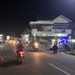 SATLANTAS POLRES PESISIR BARAT SAPA MASYARAKAT DI SELA GIAT PATROLI BLUE LIGHT