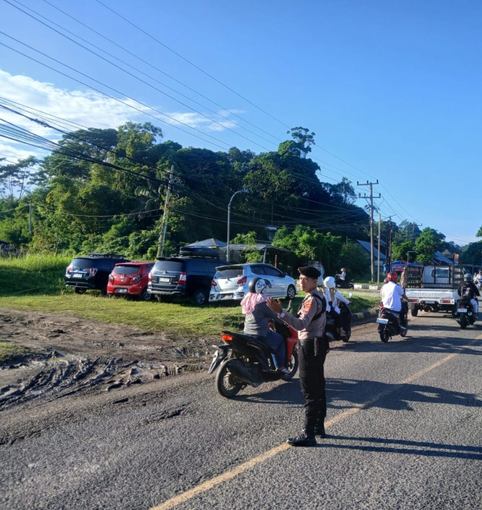 PASTIKAN ARUS LALIN LANCAR, SAT SAMAPTA POLRES PESISIR BARAT GELAR PAM RAWAN PAGI