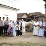 Bupati Ayu Asalasiyah  Sholat Idul Adha di Masjid Al-Ikhlas Kampung Tanjung Dalom