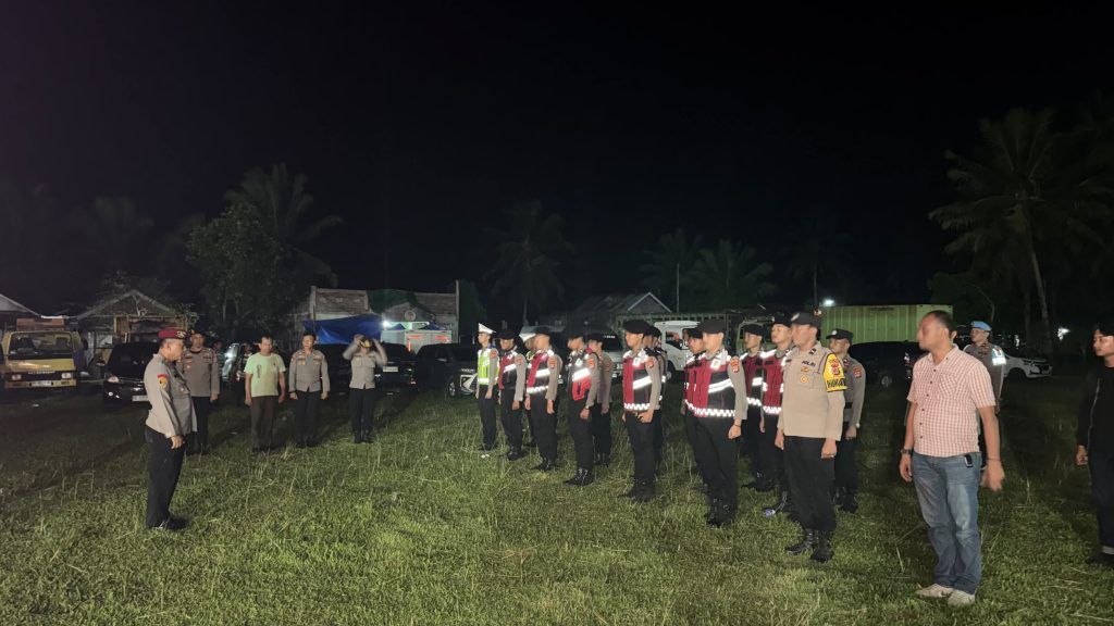 POLRES PESISIR BARAT GELAR PENGAMANAN KONSER DJARUM Di PEKON MARANG