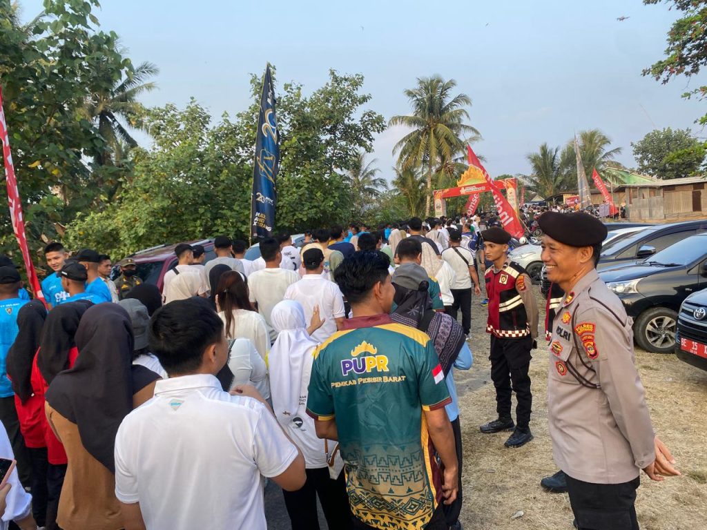 Sukseskan Festival Teluk Stabas, Polres Pesisir Barat Lakukan Pengamanan Rute Jalan Sehat