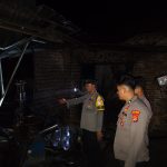 POLSEK PESISIR SELATAN POLRES PESISIR BARAT TANGGAP TANGANI KEBAKARAN RUMAH WARGA