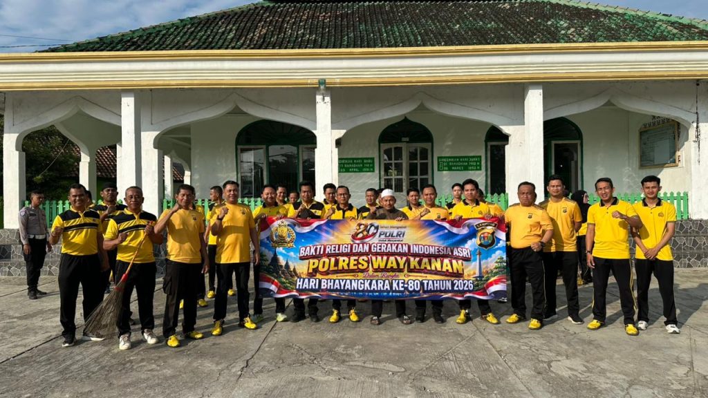 Semarak Hari Bhayangkara ke-80, Polres Way Kanan dan Jajaran Gelar Bakti Sosial Religi dan Indonesia Asri