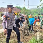 Sinergi TNI-Polri dan Pemkab Way Kanan Gelar Gotong Royong Perbaiki Jalan Rusak di Banjit