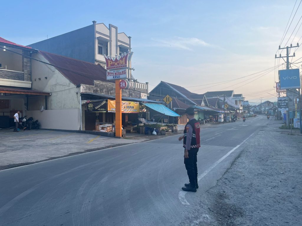 SAT SAMAPTA POLRES PESISIR BARAT BERIKAN PELAYANAN PAM RAWAN PAGI DI WILAYAH PESISIR TENGAH