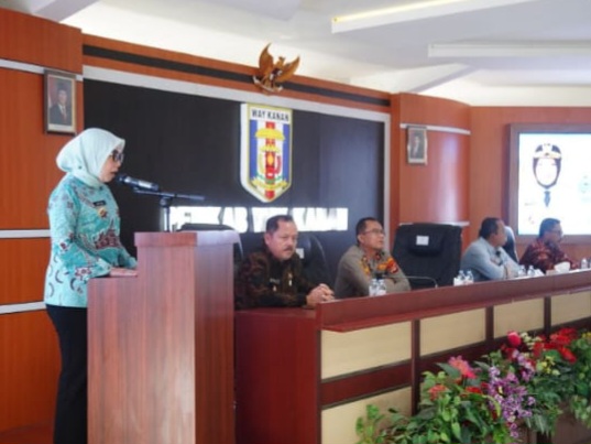 Bupati Ayu Asalasiyah Pimpin Evaluasi MPP Way Kanan