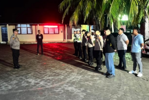 PLETON SIAGA POLRES PESISIR BARAT DAN POLSEK JAJARAN GELAR PATROLI KRYD, CIPTAKAN KONDISI AMAN DAN KONDUSIF
