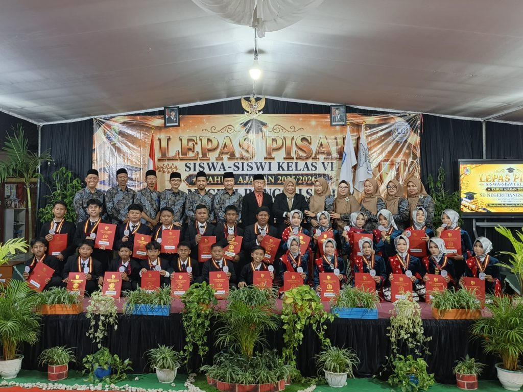 Meriah dan Elegan, Pentas Seni Budaya Siswa Semarakkan Lepas Pisah SDN Bangsalsari 02