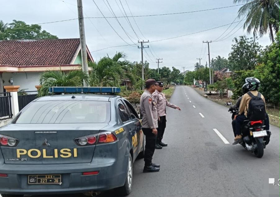 Perkuat Sinergi, Polsek Way Tuba Gelar Patroli Dialogis dan Sosialisasi Sabuk Kamtibmas