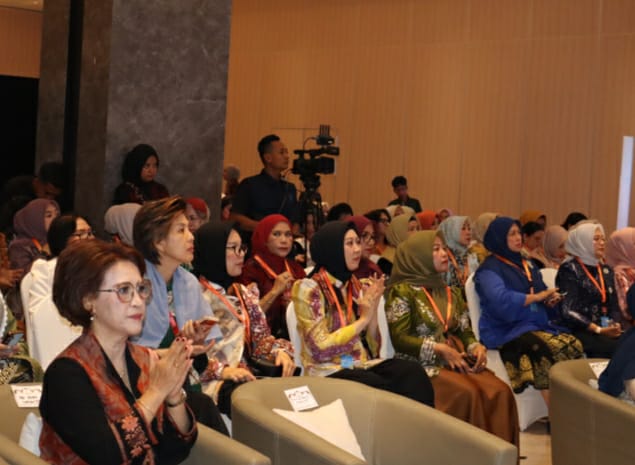 Ketua I TP PKK Way Kanan Ikuti Women Program APKASI