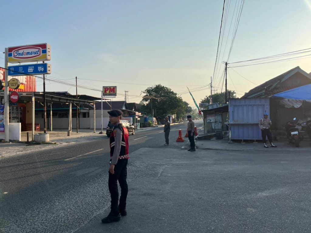 SAT SAMAPTA POLRES PESISIR BARAT BERIKAN PELAYANAN PAM RAWAN PAGI