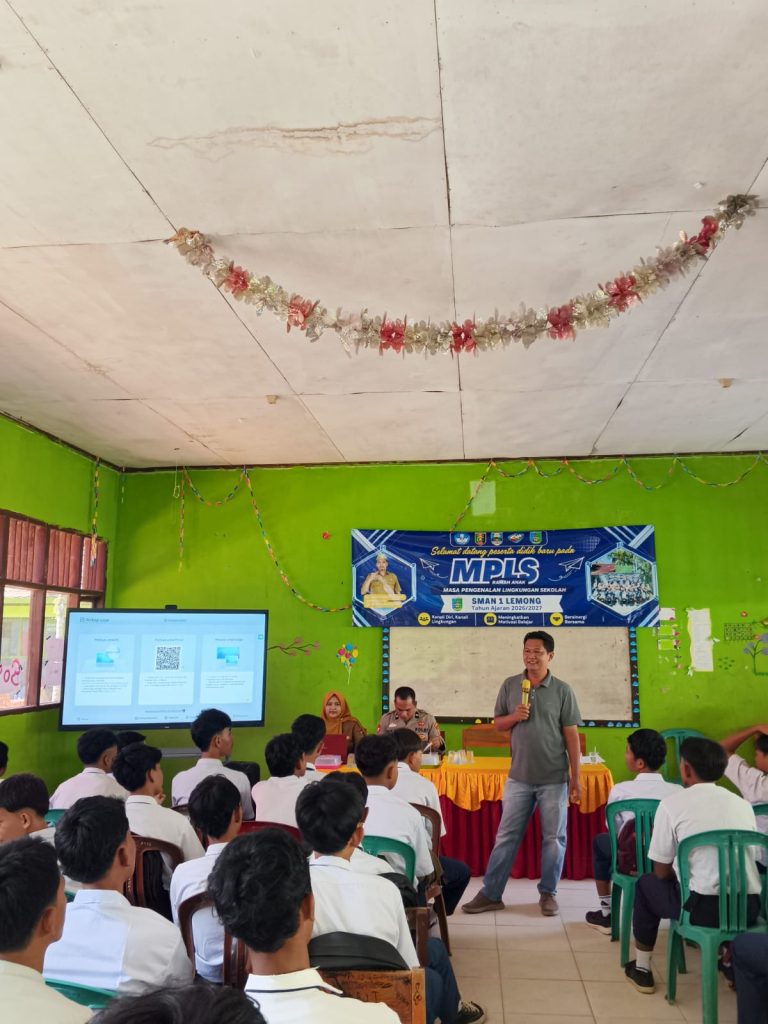 POLSEK PESISIR UTARA HADIR BERIKAN PESAN SOSIAL KEPADA SISWA SMA NEGERI 1 LEMONG
